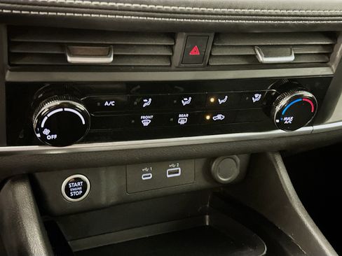 Used 2023 Nissan Rogue S image 23