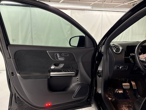 Certified 2022 Mercedes-Benz GLA 250 image 5