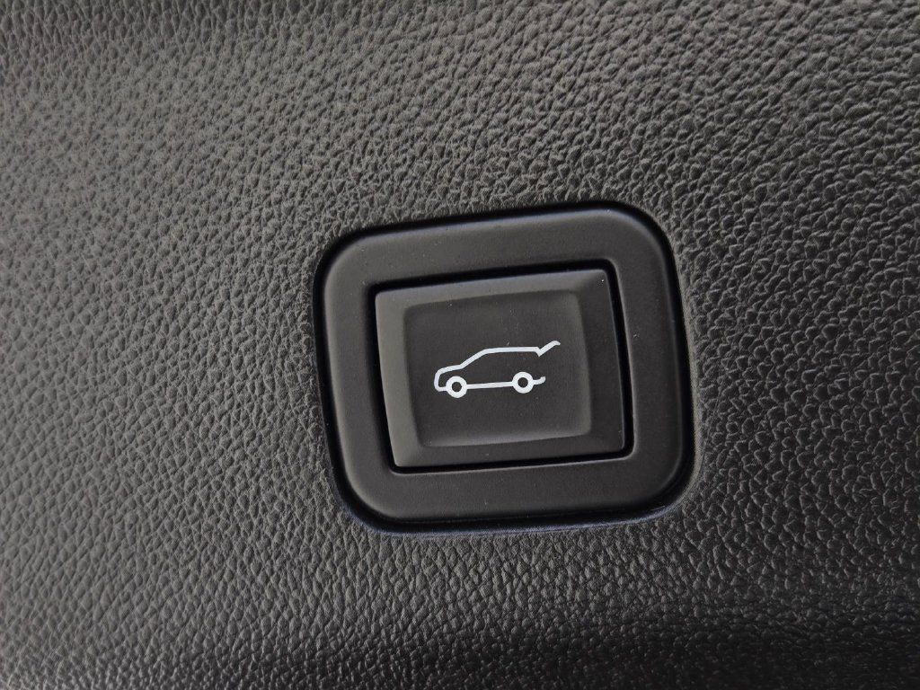 Used 2024 Cadillac Escalade Sport w/ LPO, ONYX Package AWD/4WD image 11