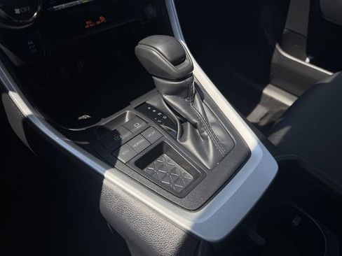 Certified 2025 Toyota RAV4 XLE FWD image 17