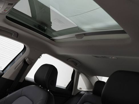 Used 2025 Volkswagen Jetta SEL image 18