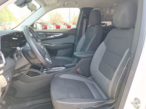 Used 2024 Chevrolet TrailBlazer LT w/ LT Cold Weather Package image 4
