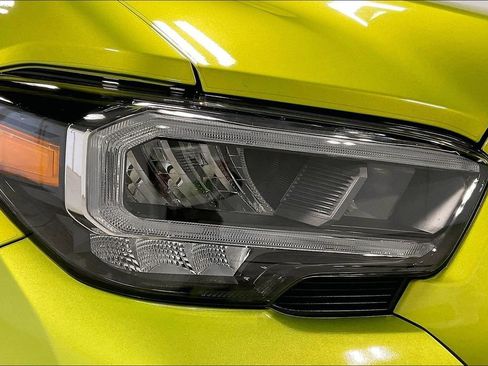 Used 2023 Toyota Tacoma TRD Off-Road image 38