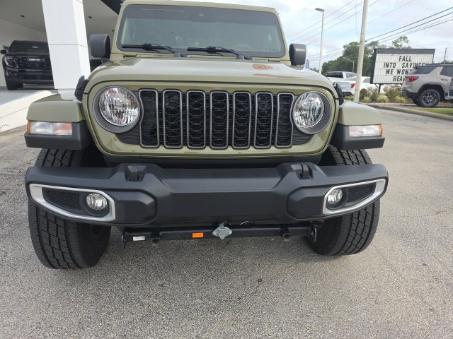 Used 2025 Jeep Gladiator Sport AWD/4WD image 8