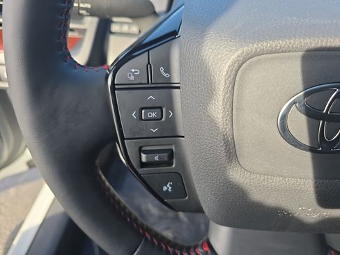 Used 2024 Toyota Prius Prime Premium image 19