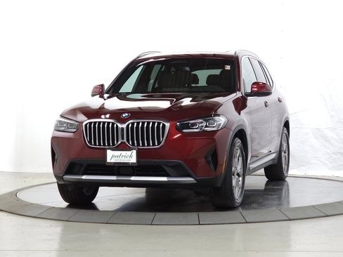 Used 2024 BMW X3 xDrive30i AWD/4WD image 3