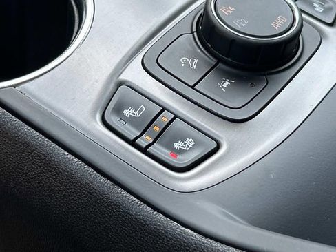 Used 2023 GMC Terrain AT4 AWD/4WD image 30
