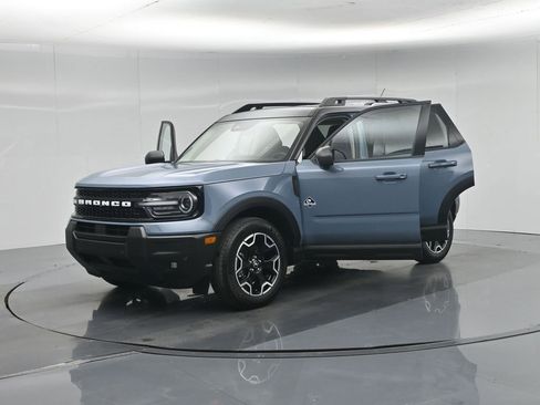 Used 2025 Ford Bronco Sport Outer Banks w/ Outer Banks Tech Package+ AWD/4WD image 33