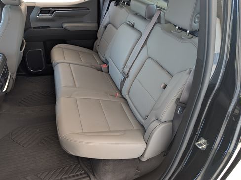 Used 2023 Chevrolet Silverado 1500 LTZ AWD/4WD image 17