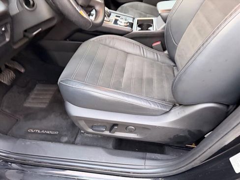 Used 2023 Mitsubishi Outlander SE image 8