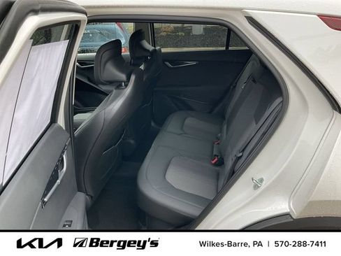 Certified 2023 Kia Niro EX FWD image 15