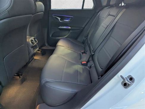 Used 2025 Mercedes-Benz GLC 300 image 13