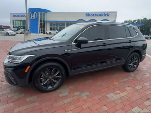 Used 2023 Volkswagen Tiguan SE FWD image 7