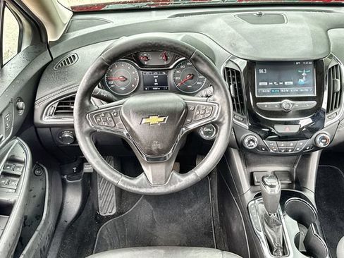 Used 2017 Chevrolet Cruze Premier FWD image 14