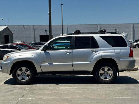 Used 2006 Toyota 4Runner SR5 RWD image 6