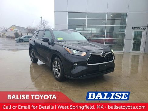 Used 2024 Toyota Highlander XLE image 1