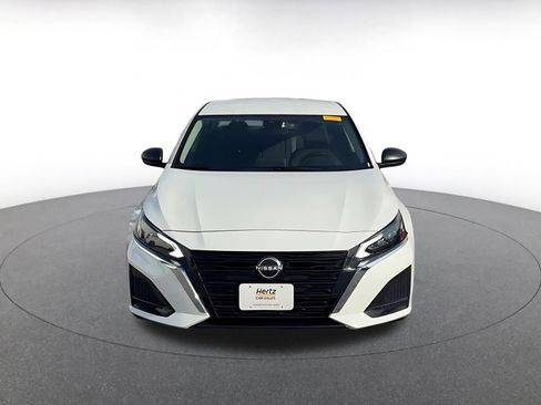 Used 2025 Nissan Altima 2.5 SV image 4