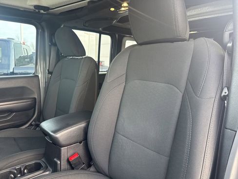 Used 2021 Jeep Wrangler Unlimited Sport image 8