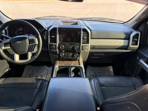 Used 2019 Ford F250 Lariat w/ Chrome Package image 13