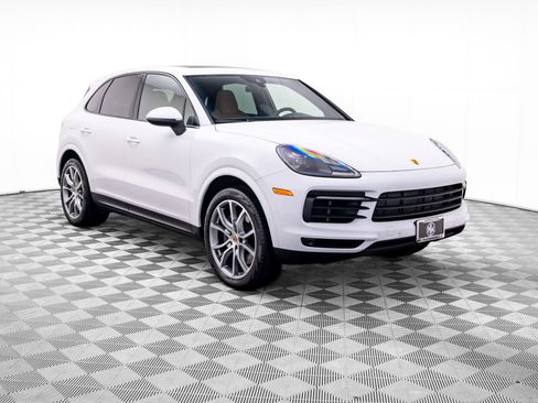 Used 2023 Porsche Cayenne AWD/4WD image 6