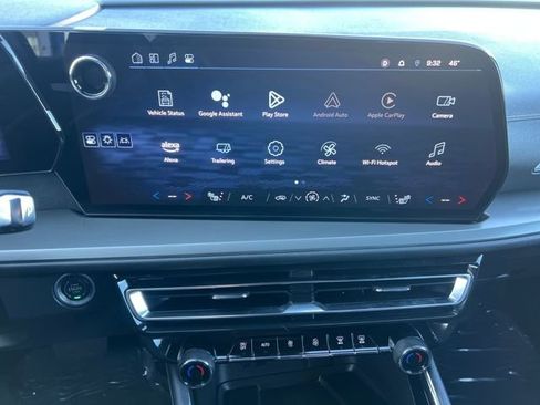 Certified 2025 Chevrolet Traverse LT image 25