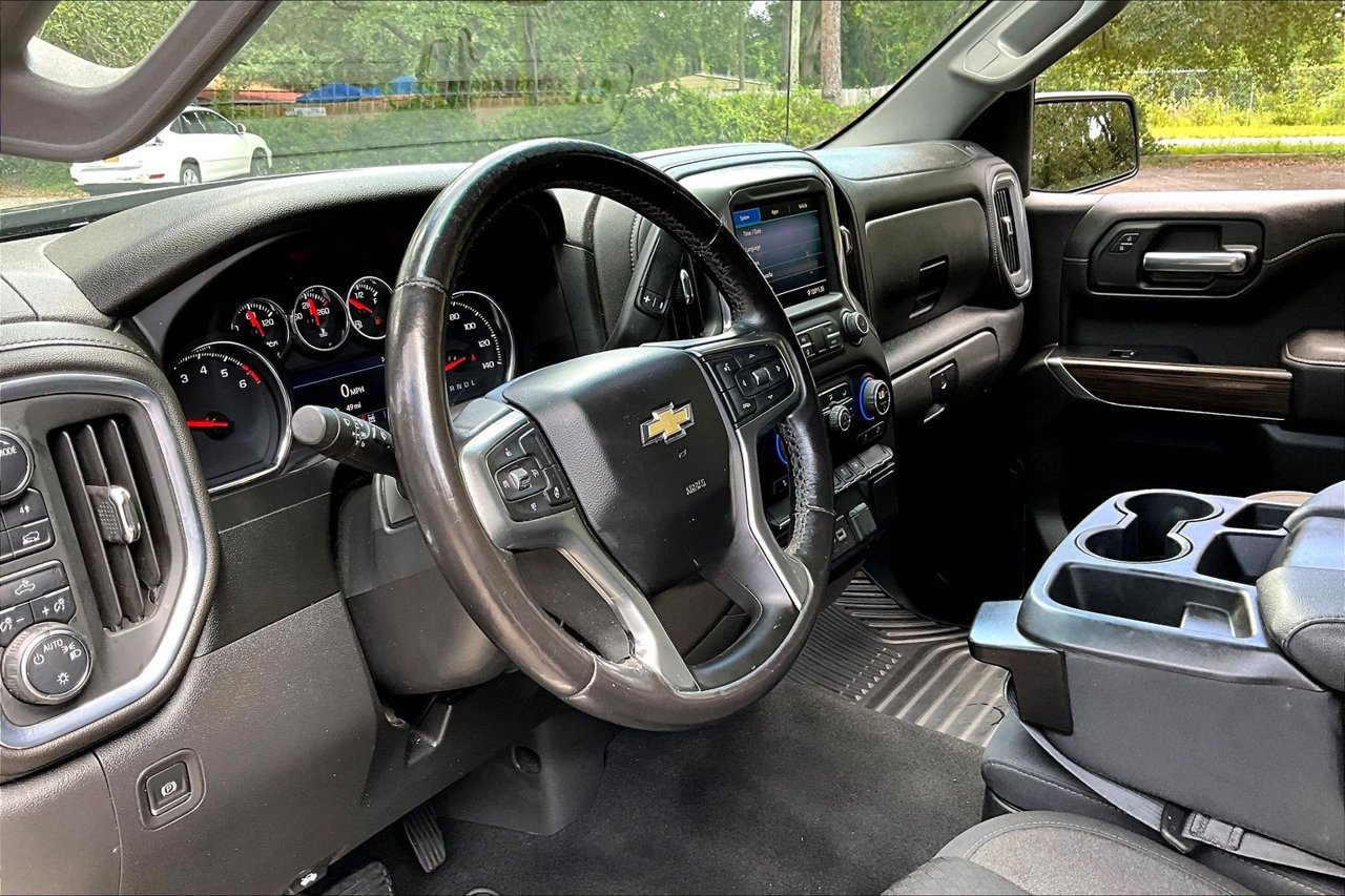 Used 2021 Chevrolet Silverado 1500 LT w/ Bed Protection Package AWD/4WD image 11