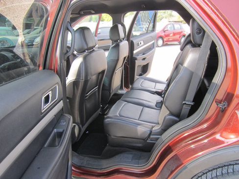 Used 2016 Ford Explorer XLT w/ Equipment Group 202A image 19