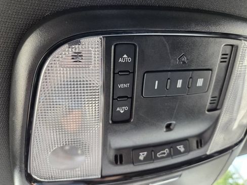 Used 2024 Dodge Durango GT RWD image 34
