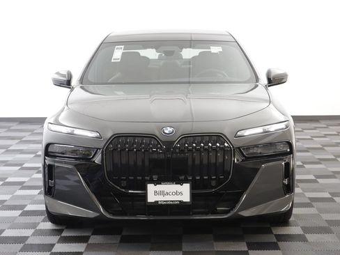 Used 2026 BMW 750e xDrive w/ Executive Package AWD/4WD image 26
