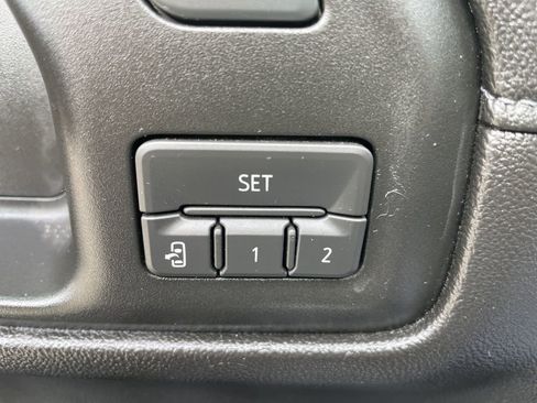 Used 2019 Chevrolet Silverado 1500 High Country w/ High Country Premium Package image 8