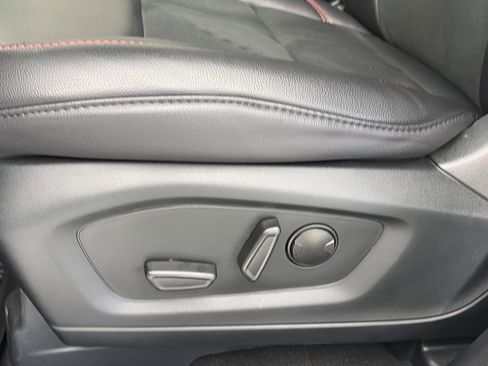 Used 2023 Ford Explorer ST-Line w/ Class IV Trailer Tow Package image 26