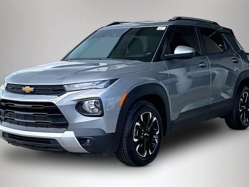 Used 2023 Chevrolet TrailBlazer LT FWD image 3