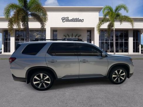 Used 2023 Honda Pilot Touring image 16