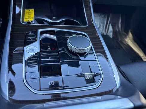 Used 2023 BMW X7 xDrive40i w/ Premium Package image 29