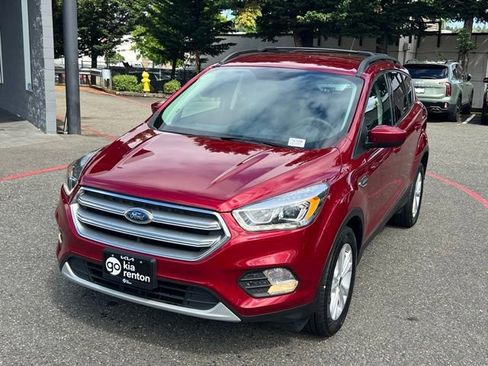Used 2017 Ford Escape SE w/ Equipment Group 201A AWD/4WD image 3