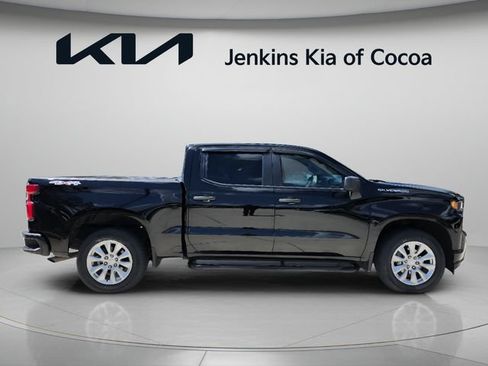 Used 2022 Chevrolet Silverado 1500 Custom AWD/4WD image 3