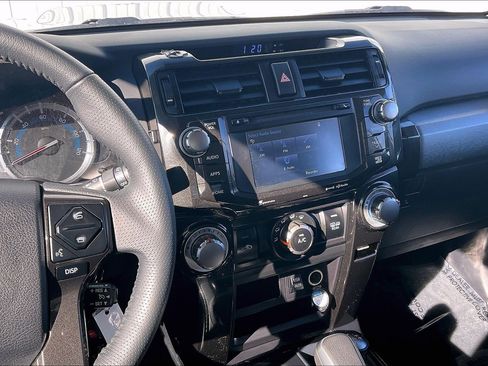 Used 2018 Toyota 4Runner TRD Off-Road image 7