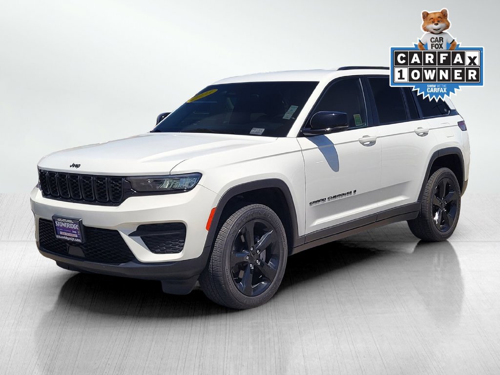 Used 2023 Jeep Grand Cherokee Altitude AWD/4WD image 8