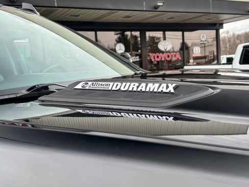 Used 2021 Chevrolet Silverado 2500 LTZ w/ LTZ Plus Package image 12