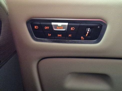 Used 2022 BMW X7 M50i image 16