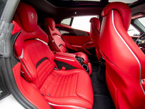 Used 2025 Ferrari Purosangue AWD/4WD image 30