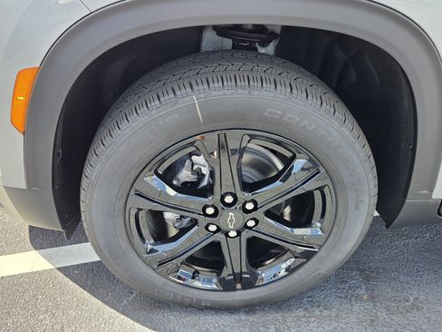 New 2027 Chevrolet Traverse LT w/ Midnight/Sport Edition AWD/4WD image 4