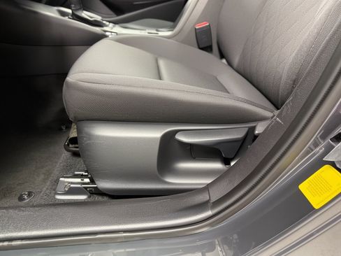Used 2025 Toyota Corolla LE FWD image 16