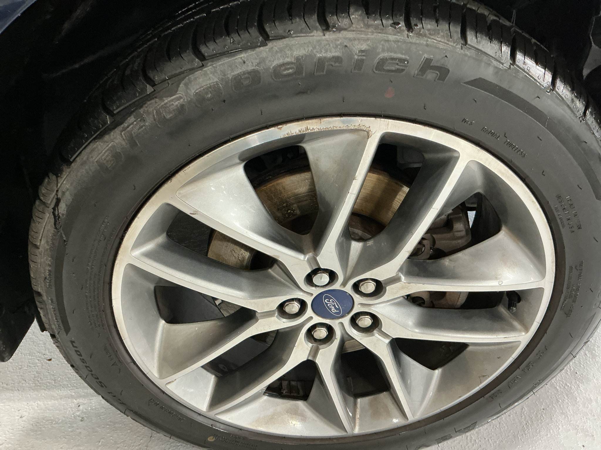 Used 2017 Ford Edge Titanium w/ Equipment Group 301A AWD/4WD image 24