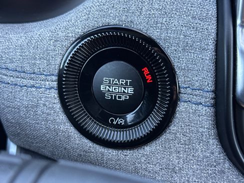 Used 2024 Jeep Compass Latitude image 24