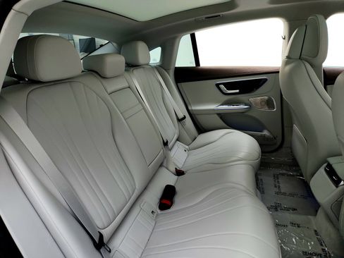 Certified 2023 Mercedes-Benz EQE 500 4MATIC Sedan image 27