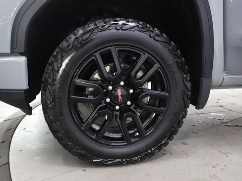 Used 2024 GMC Sierra 1500 Elevation image 31