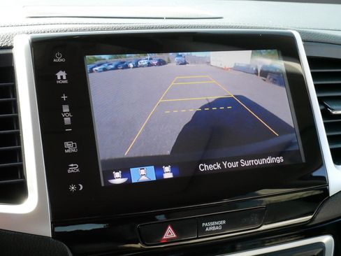 Used 2017 Honda Pilot Touring image 30