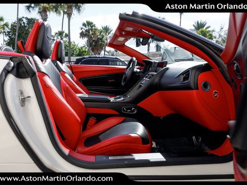 Used 2019 Aston Martin DB11 Volante image 59