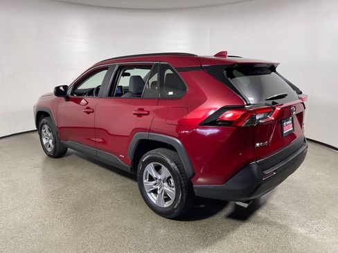 Certified 2025 Toyota RAV4 LE AWD/4WD image 5
